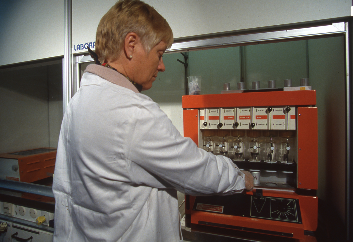 Akvaforsk, Sunndalsøra : Laboratoriearbeid