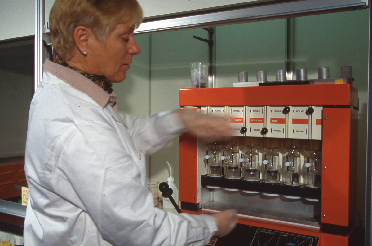 Akvaforsk, Sunndalsøra : Laboratoriearbeid