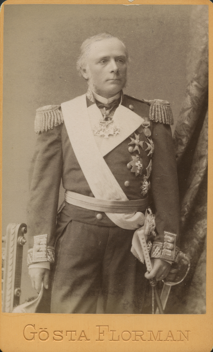 Porträtt av O ....? 1885, i militär klädsel.