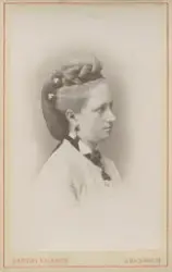 Porträtt av Hildur Westblad, Sundsvall 1872 (enligt text bak