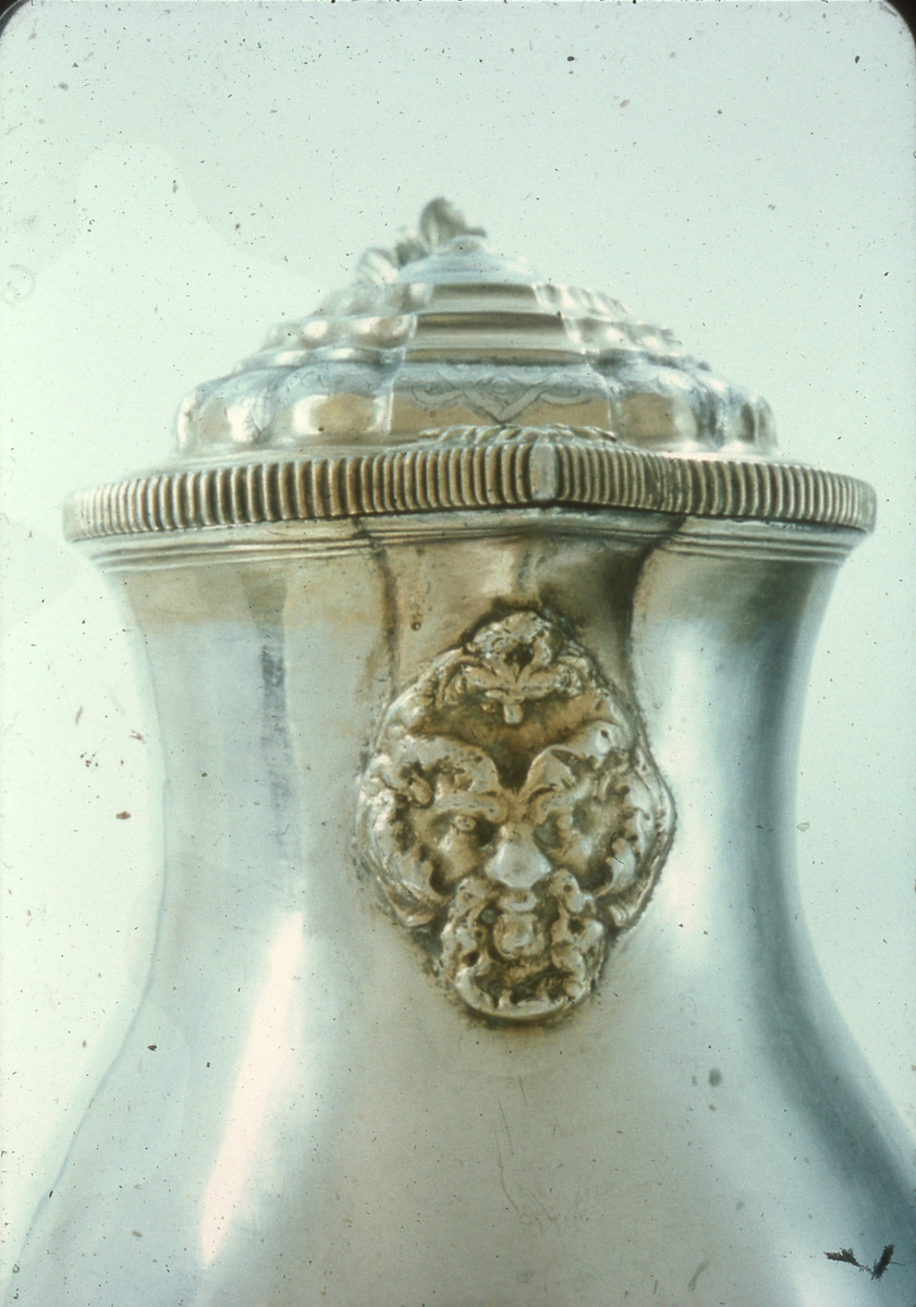 Vinkanna, övre delen. Arbrå. 1725.