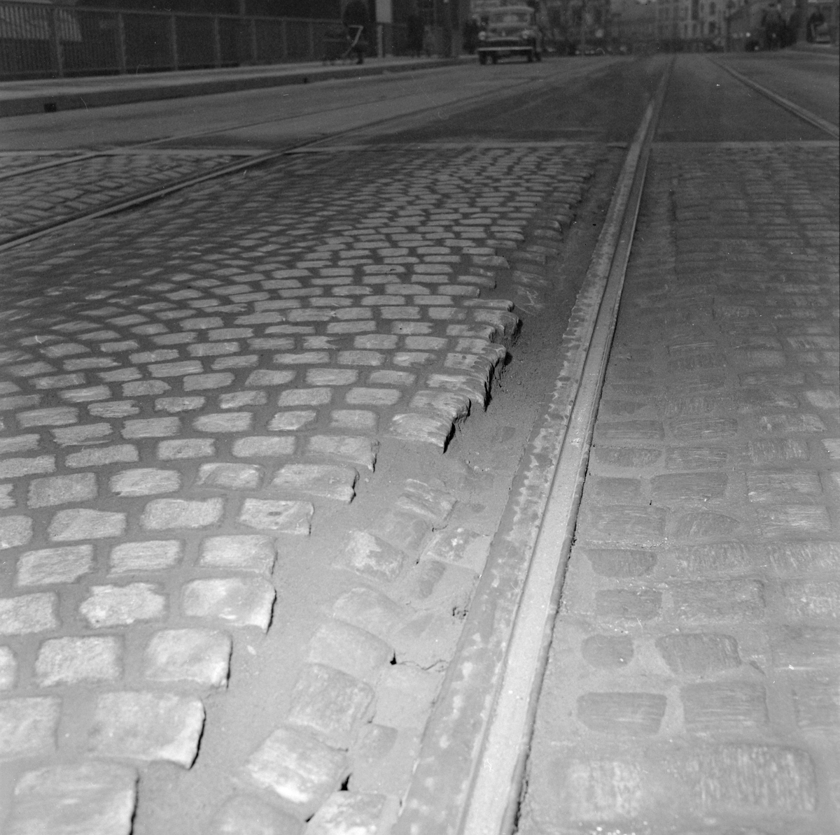 Dårlig veidekke og stygg sporvei på Bakke bru