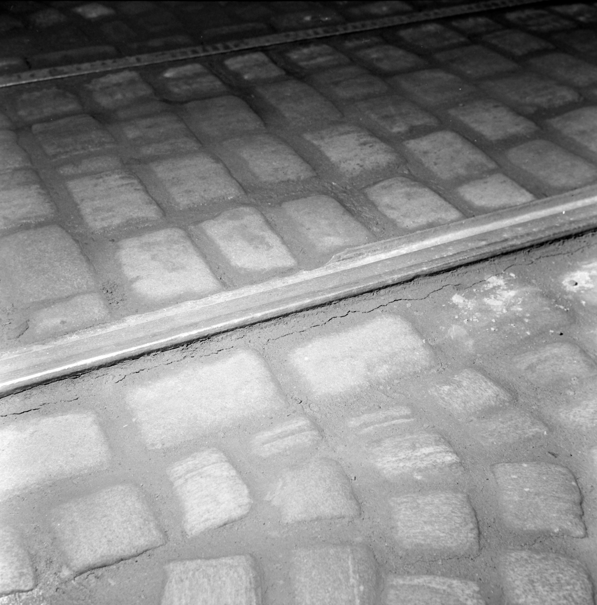 Dårlig veidekke og stygg sporvei på Bakke bru