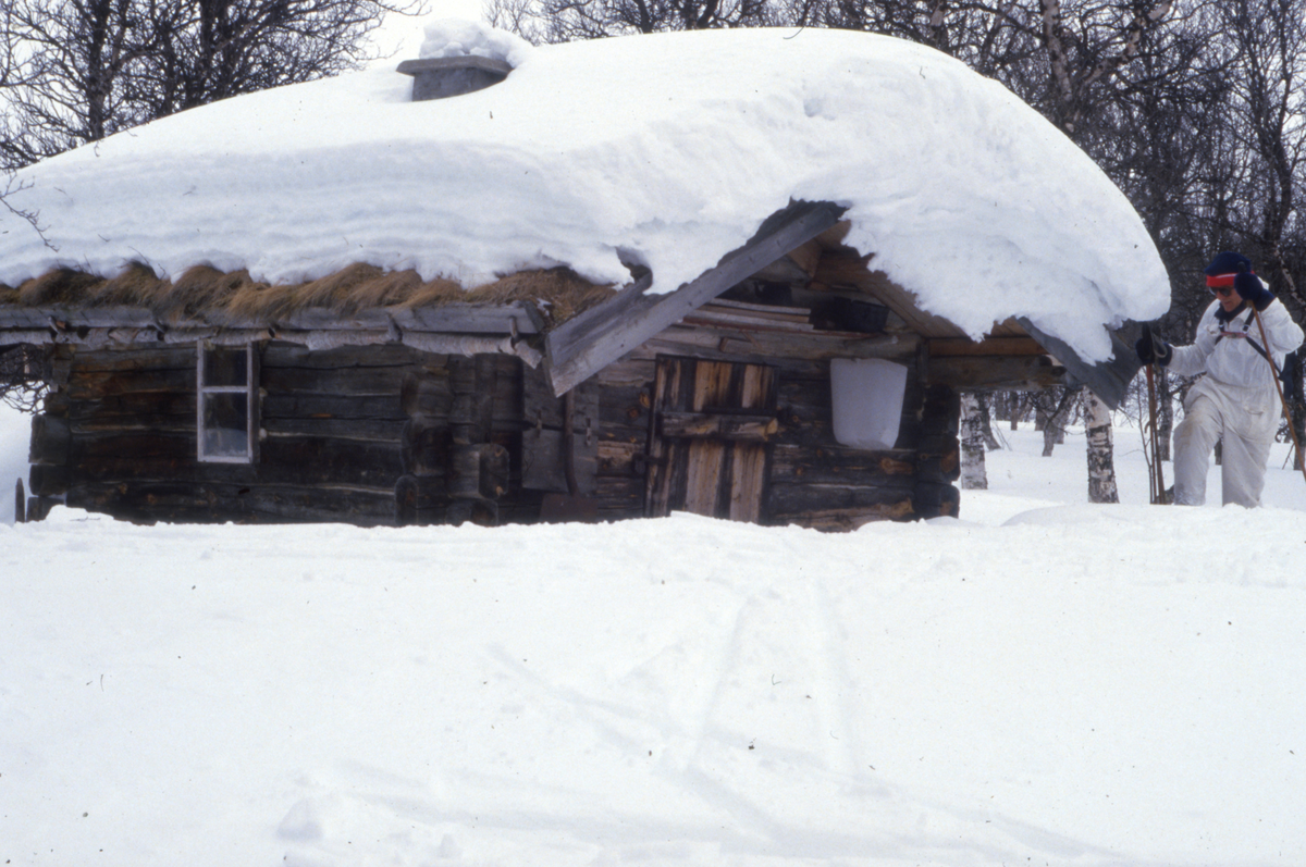 Petra og Per (Nygjelten) Utistu. Henningsbua i Falken..Inventar