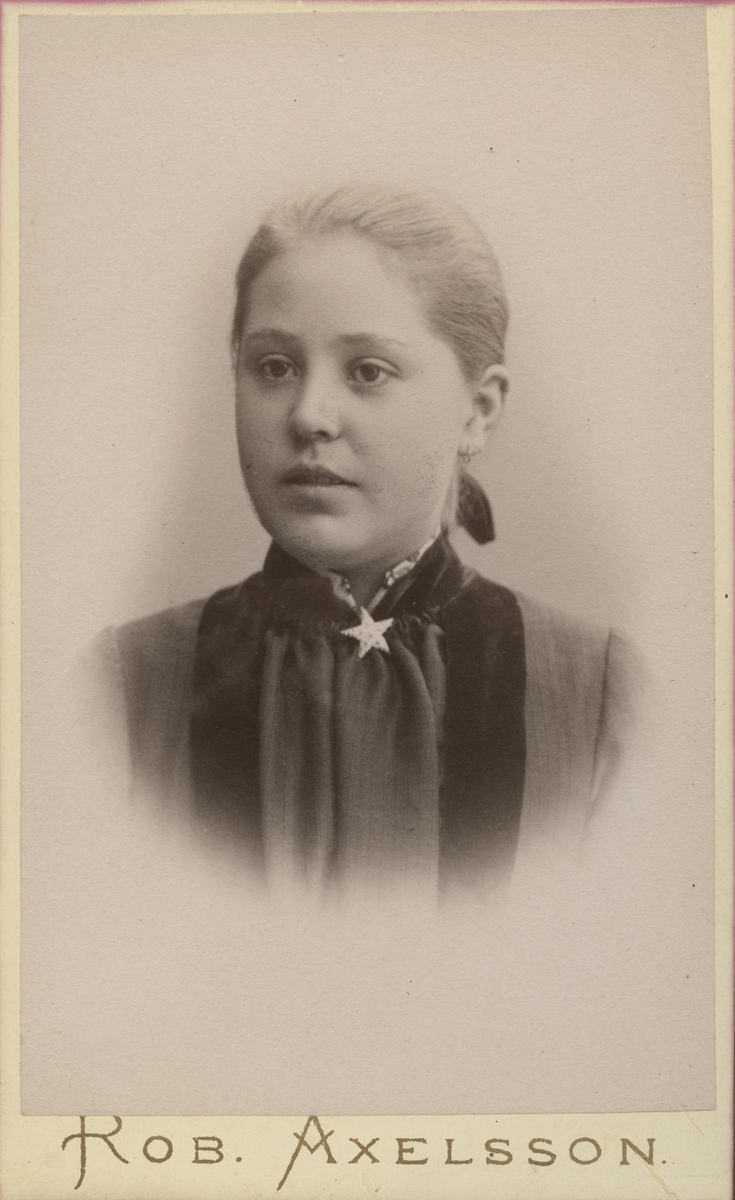 Porträtt av ung kvinna, Elsa Kling?