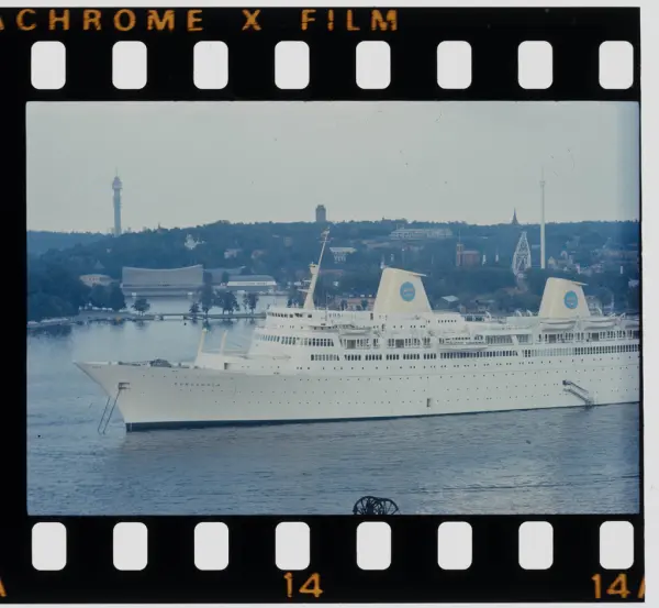 Passagerarfartyg på Saltsjön, Stockholm.