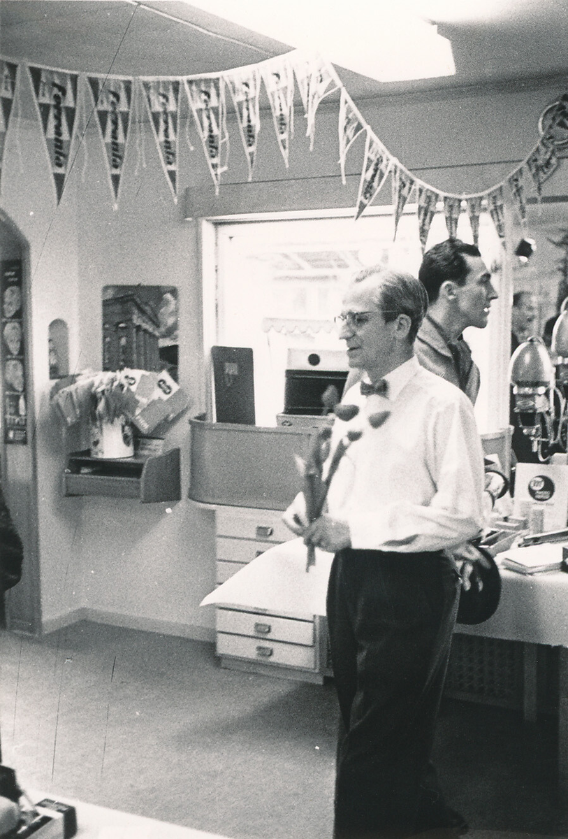 Julfest hos Nacka Foto i Ektorp år 1960. På bilden med blommor, fotograf Eric Ericsson. 