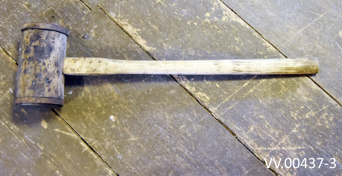 Dor, klubbe, trynetau og busteskrape til bruk ved slakting av gris