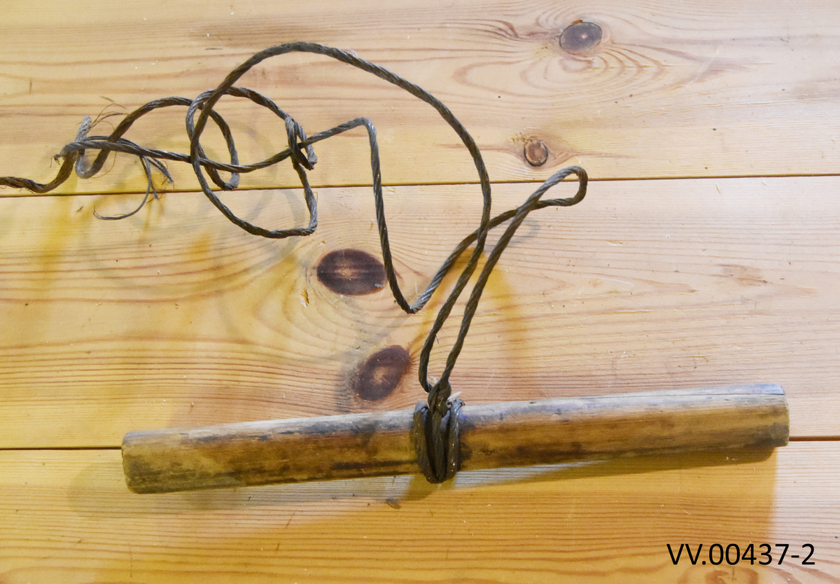 Dor, klubbe, trynetau og busteskrape til bruk ved slakting av gris