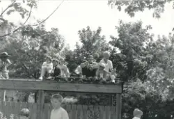 Skejtare i Fisksätra, 1980-tal. Foto från Fisksätra lokalhistoriska arkiv.