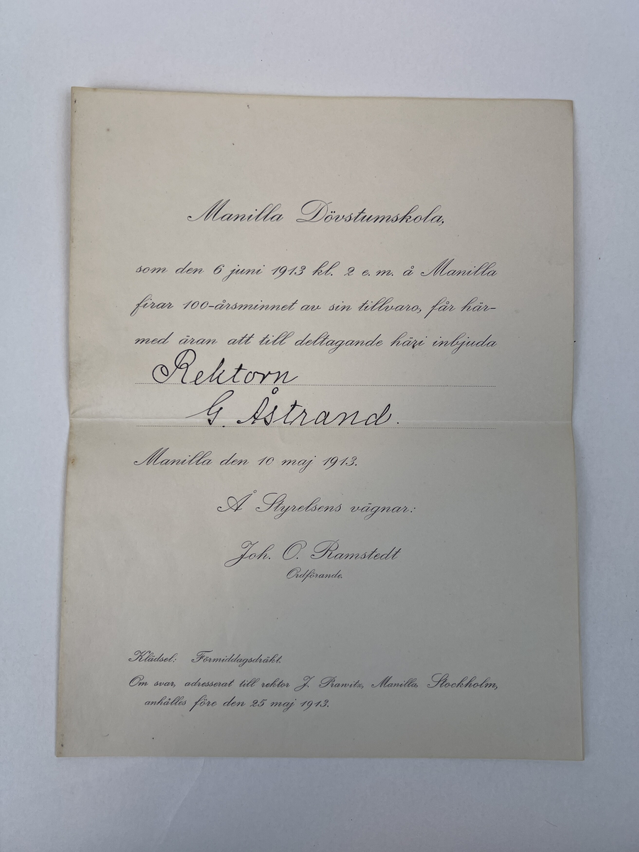 Inbjudan till Manillaskolans 100-årsminnet till rektorn G Åstrand med program och meddelande. 