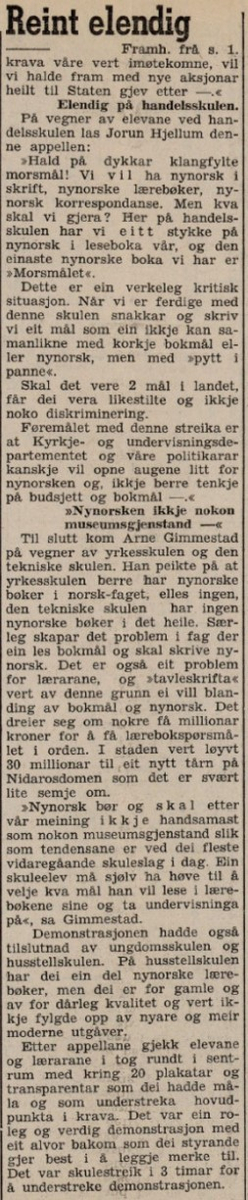 Filmopptak av ein demonstrasjon for læremiddel på nynorsk i Førde, 1971
