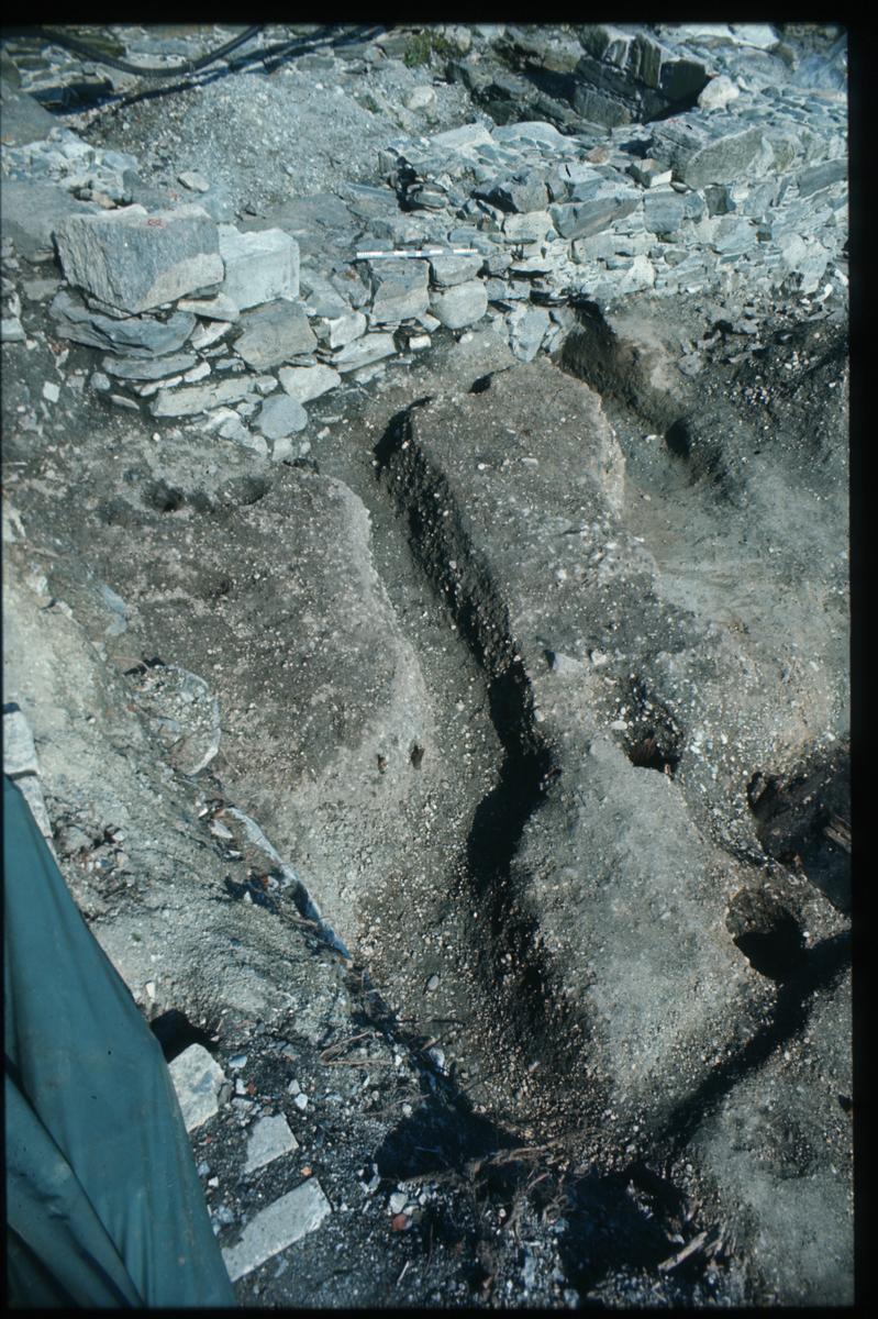 Lavranskirken/ditch/natural gravel