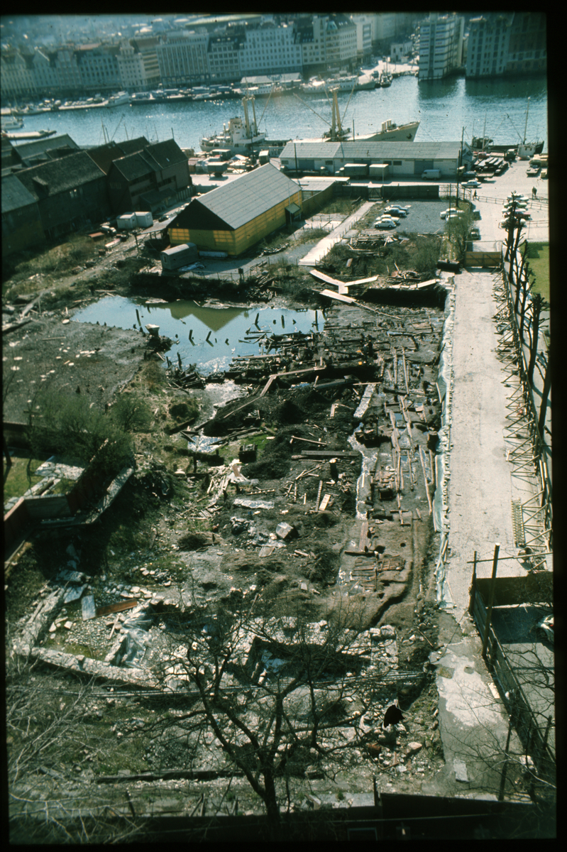 Bryggen from Bugården to Dreggsalmenning from Mariakirke tower-late May- features under brann 4,5,6