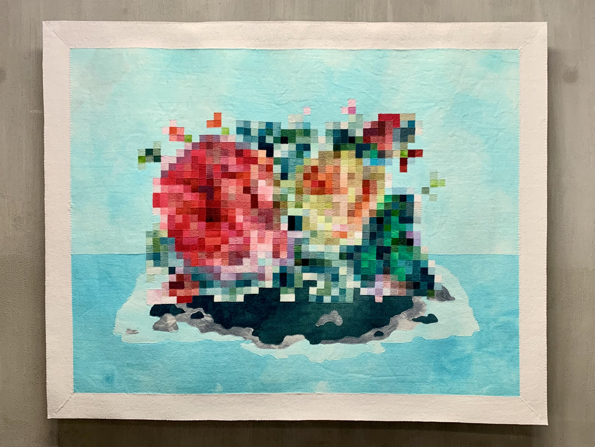 Inger Johanne Rasmussens utsmykning til Persaunet helse- og velferdssenter består av 13 kunstverk med den samlende tittelen "Memory Lane". Kunstverkene er plassert i trapperommet og er spredt over seks etasjer, og de danner en eventyrlig reise eller en "minnenes vei" for betrakteren. Rasmussen har skapt bildene med en selvutviklet teknikk kalt "tekstilintarsia", der hun har puslet sammen og applikert ullbroderier og tekstilbiter for hånd. Motivene, som er inspirert av glansbilder, blomster og smykker, kan vekke lyse minner hos mange. De største teppene er montert på trappeavsatsene, noe som gir folk anledning til å stoppe opp og betrakte dem, mens ti mindre tekstilobjekter er fordelt på de andre veggene i trapperommet.