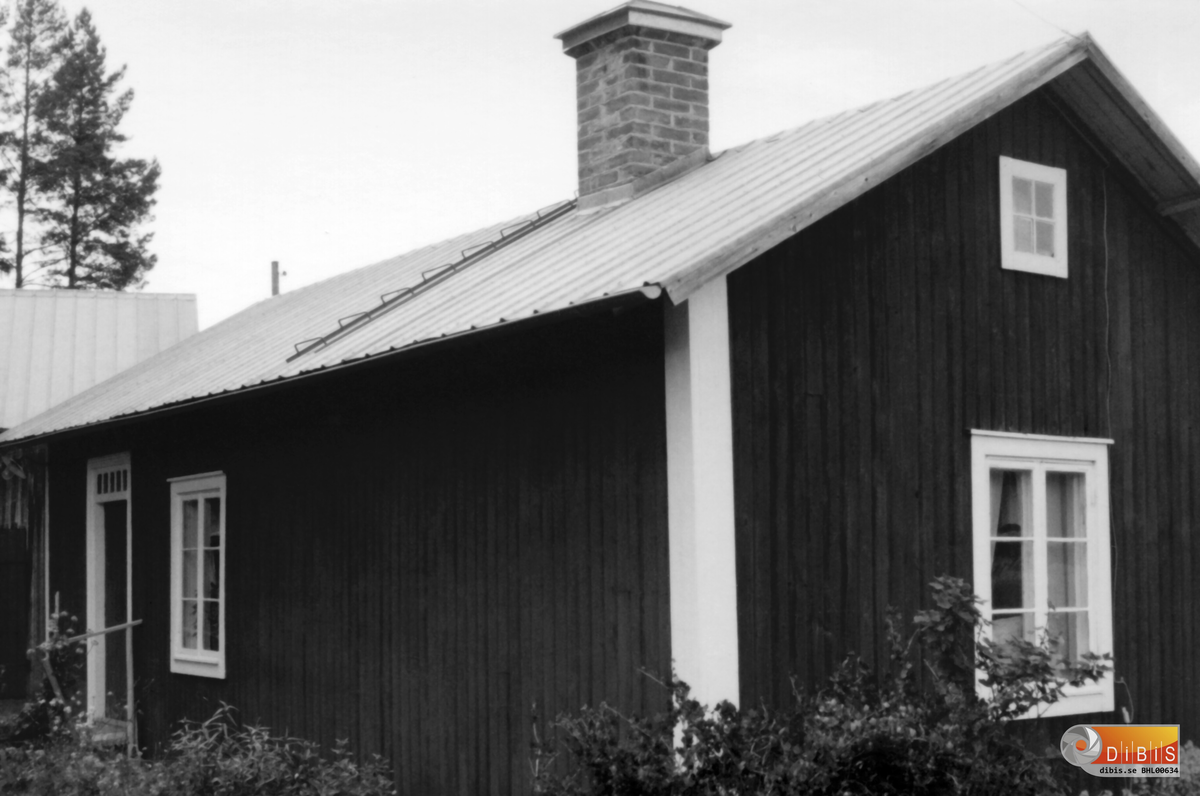 "Hägna-Gretas", liten gård några kilometer söder om Kilafors. Fastighetsbeteckning: Bofara 7:24.