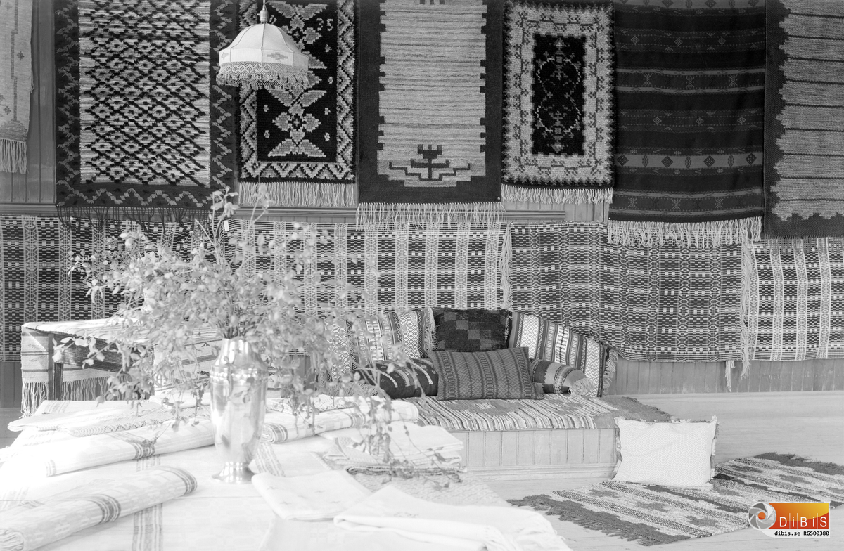 Vävutställning i Österböle gamla skola i Rengsjö, våren 1935.