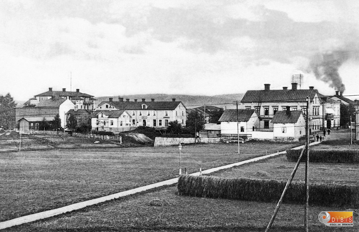 Bollnäs (Spången) Stationsgatan
Från  hö. Kvarteret Boklådan, Hjorten