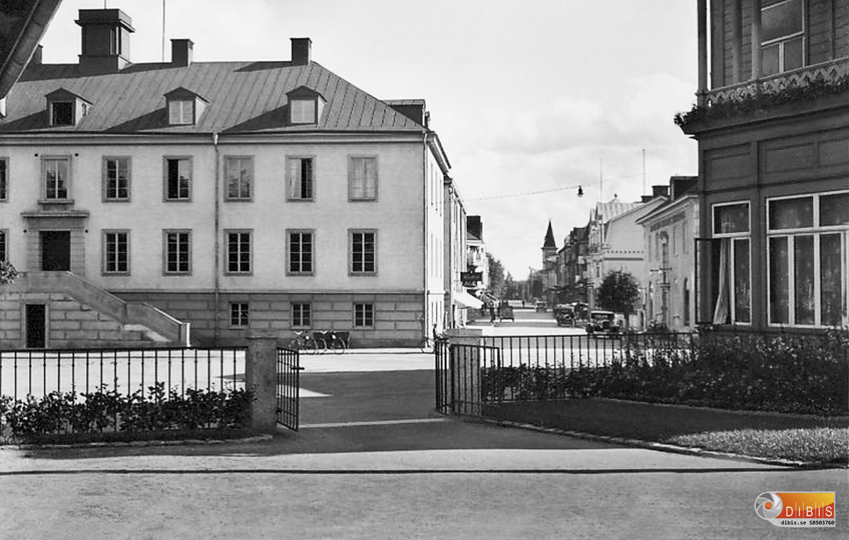 Bollnäs Stationsgatan, t.vä. kvarteret Krokanen, t.hö kvarteret Annexet
