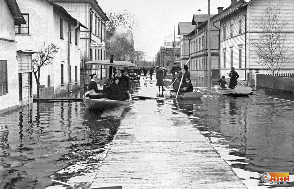 Bollnäs Trädgårdsgatan.
Översvämning
