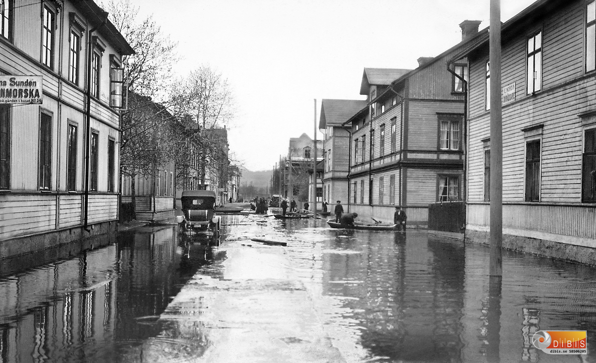Bollnäs Trädgårdsgatan.
Översvämning