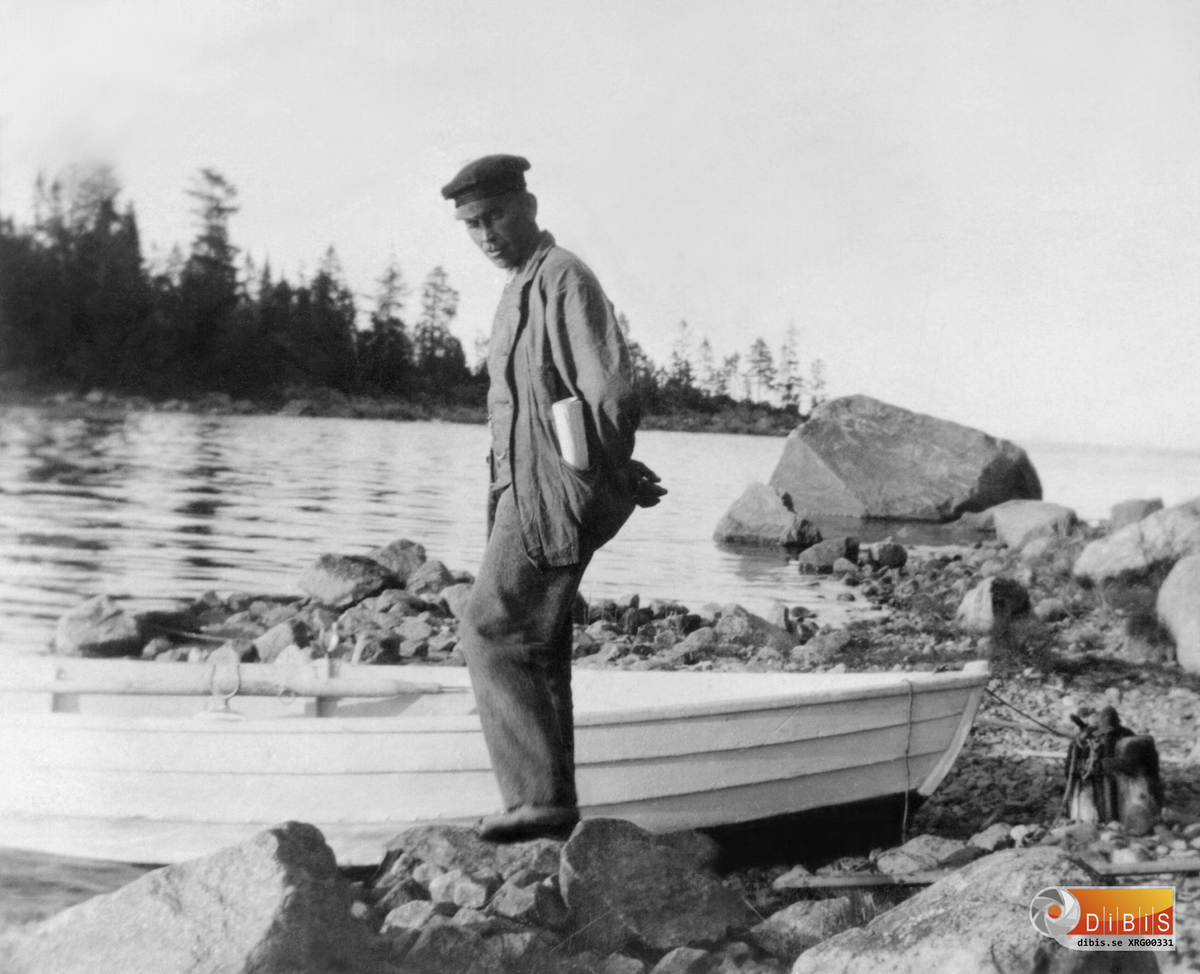 Ivar Gustafsson (1888-1954) på Lottasholmen i Söderhamns skärgård.