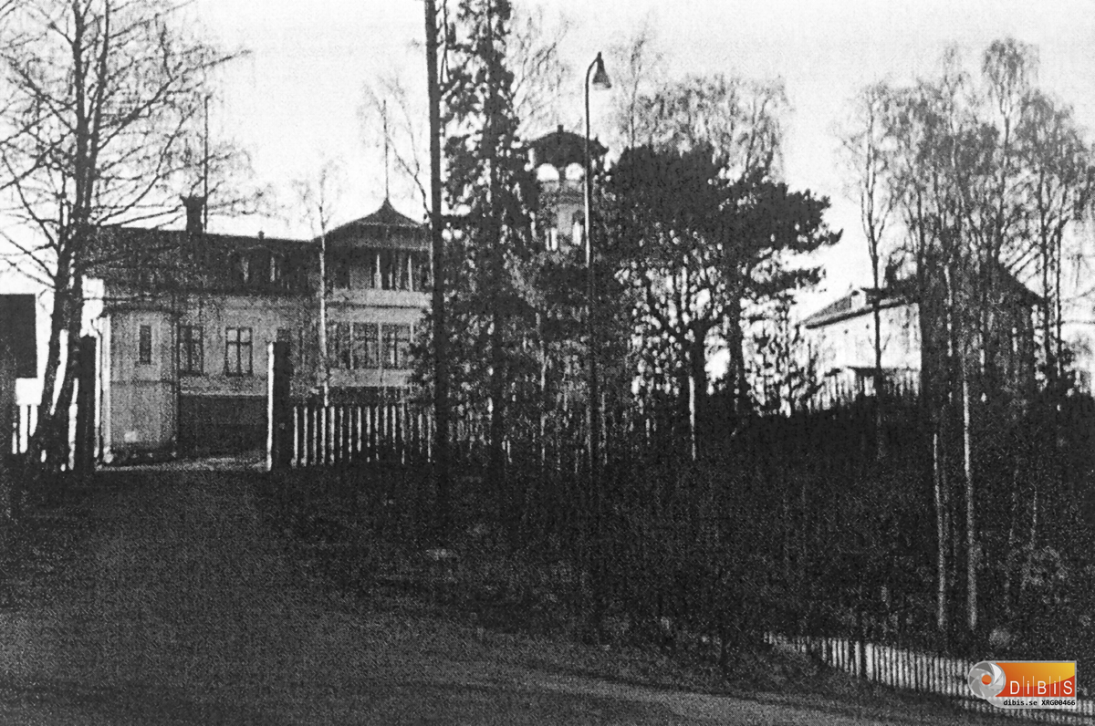 Uppfarten till Brolinska huset i Stugsund. Huset revs 1974.