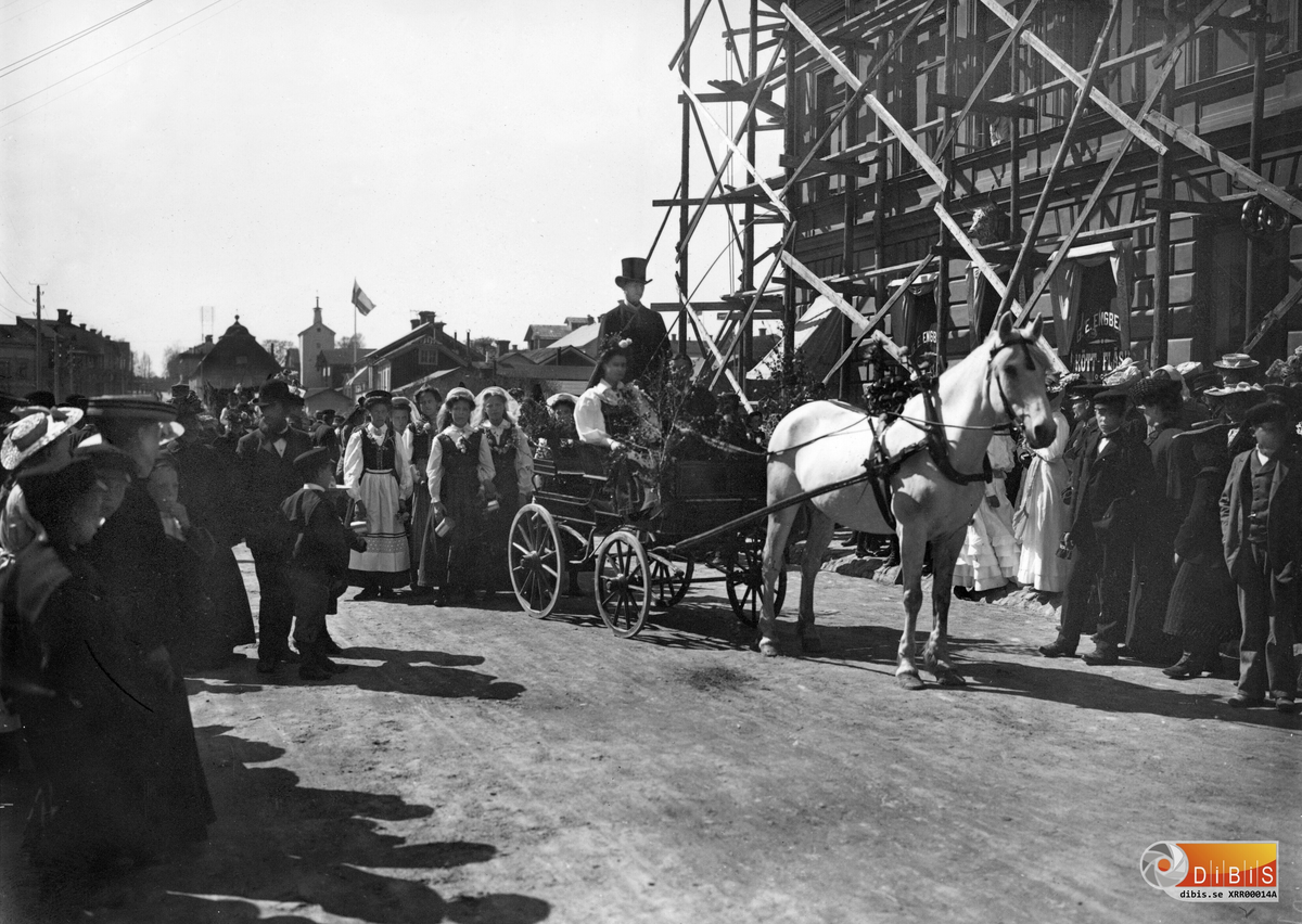 Barnens dag 1906
Följet kommer från Väster i Söderhamn efter Oxtorgsgatan.