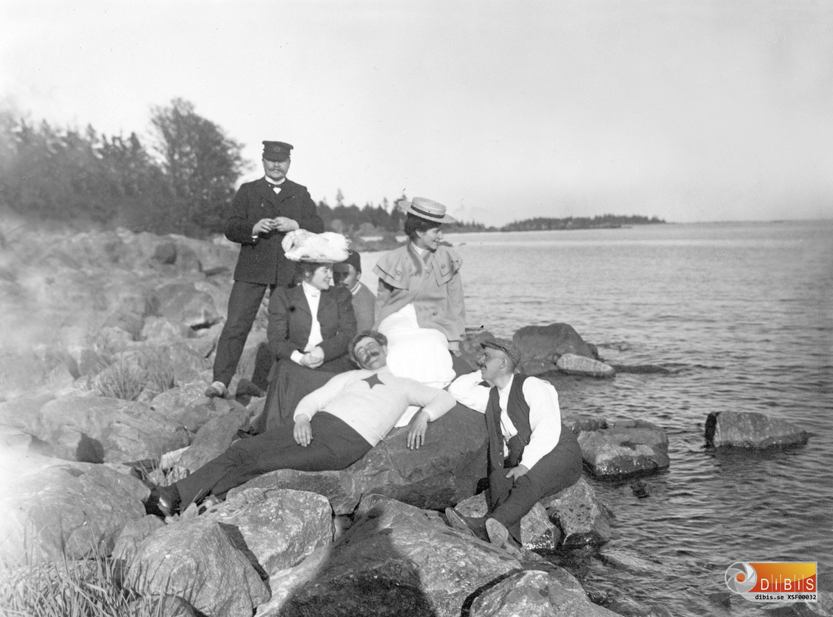 Grimsön södra sidan. Grimsharsudden längst ut.