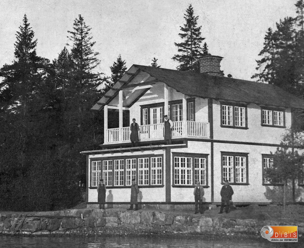 Käringnolaskär eller Hillmansholmen utanför Sandarne i Söderhamns skärgård.
Delförstoring av bild XSF00125A.