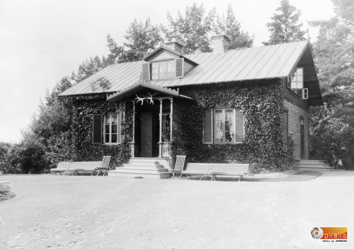 Lilla chefsvillan i Ljusne från 1860-talet.