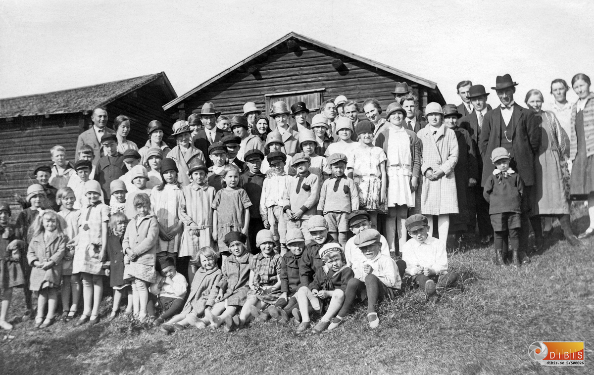 Femsmyra fäbod mellan Villsjön och Bergviken.
Söndagsskolfest, 1929.