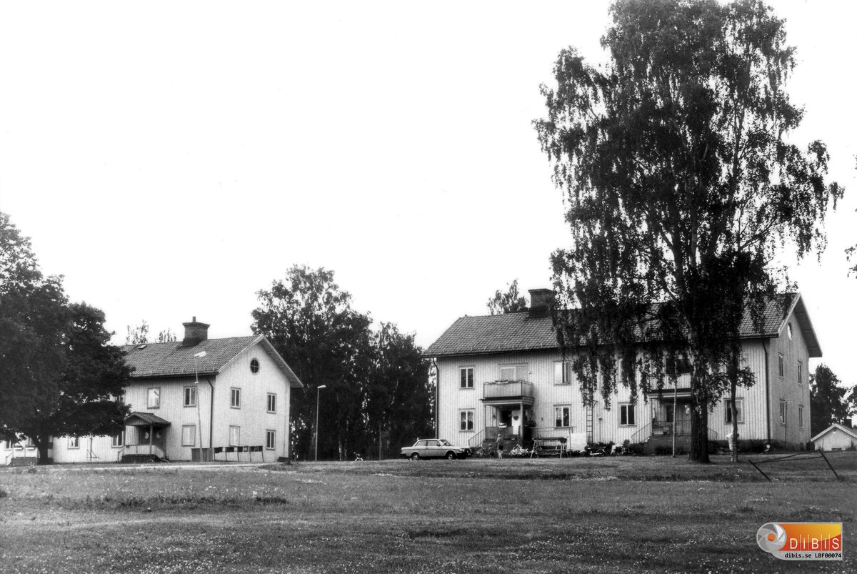 Två av bostadshusen i Lappstan i Ala.