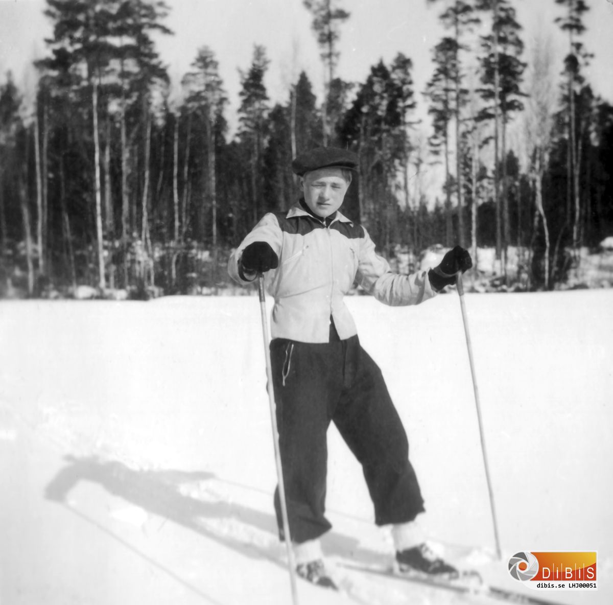 Bilden visar Pertti Aaltonen på en skidtur.
