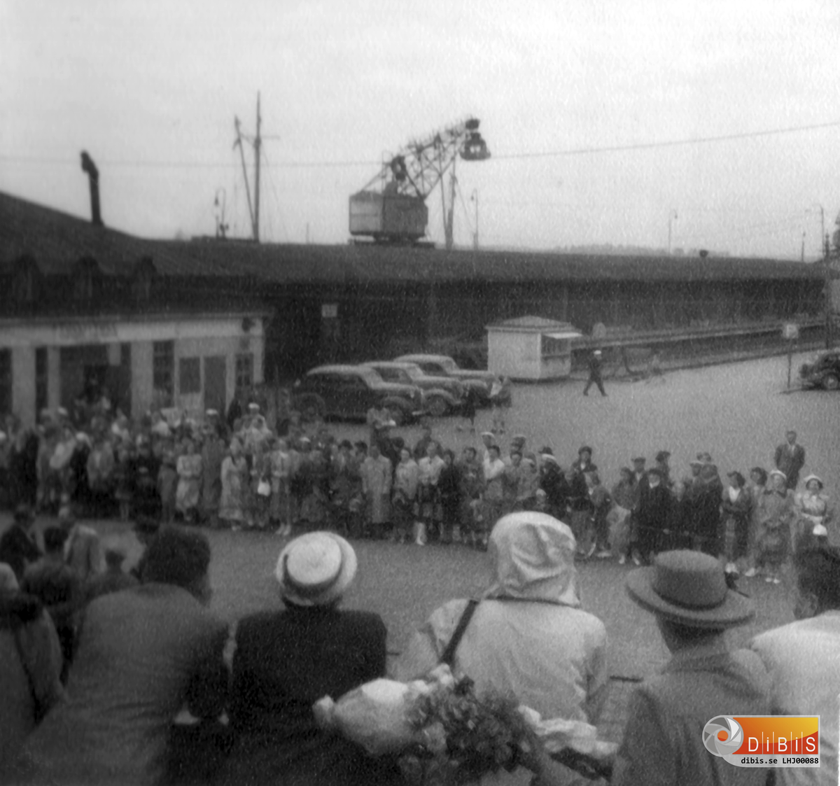 Bilden bör vara tagen i Helsingfors hamn och kopplas till freden 1945.