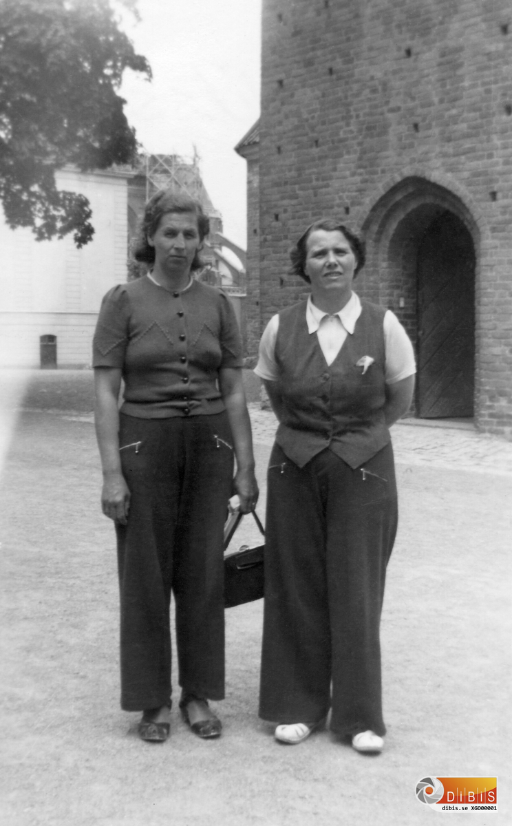 Lisa Nilsson, Ala och Eva Hedberg, Ljusne på besök i Stockholm.