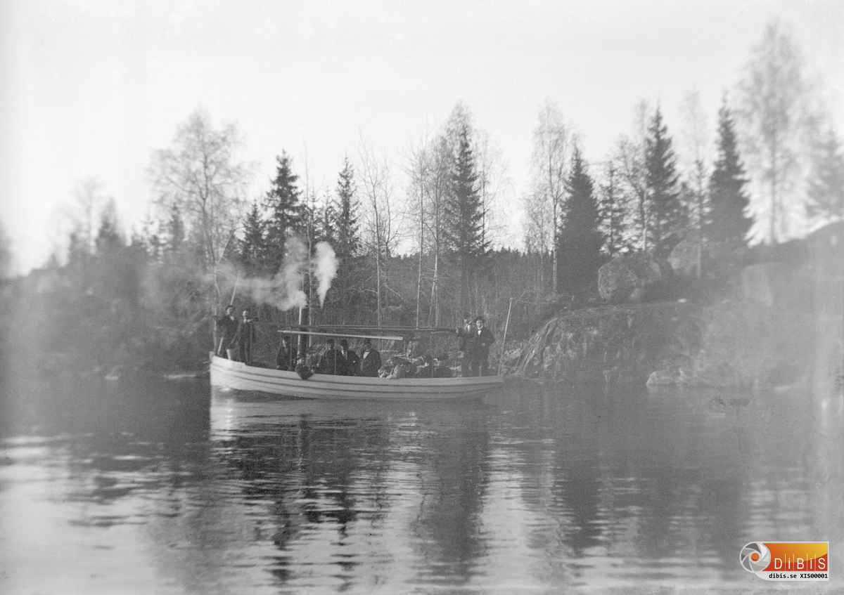 Utflykt med ångbåten "Vulkan" byggd av faktor Karl Löfgren.