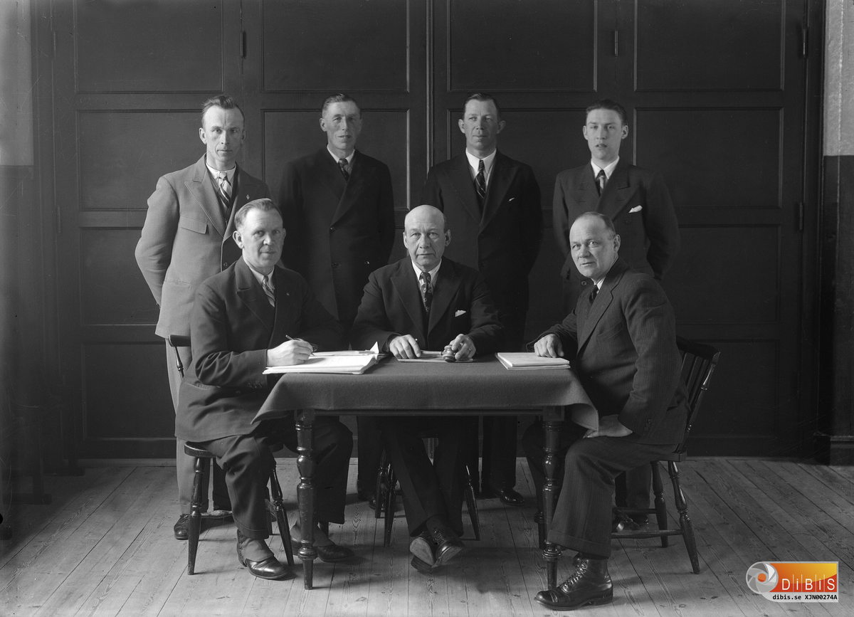 Styrelse för sågens fackförening omkr 1940. Stående fr v; Gösta Svensson, Sanfrid Härdin, Harald Bergkvist o Rune Flyberg.
Sittande fr v; Karl Bergkvist, Oskar Johansson o Gabriel Helsing.