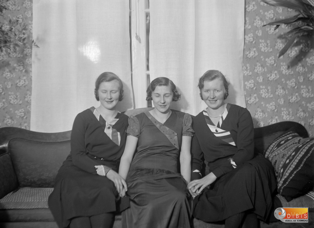 Aina Olsson, okänd, Olga Olsson