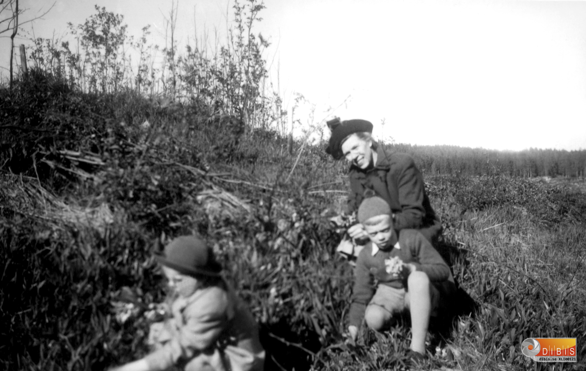 Margareta Lindgren, Sören Lindgren och mamma Greta Lindgren våren 1948