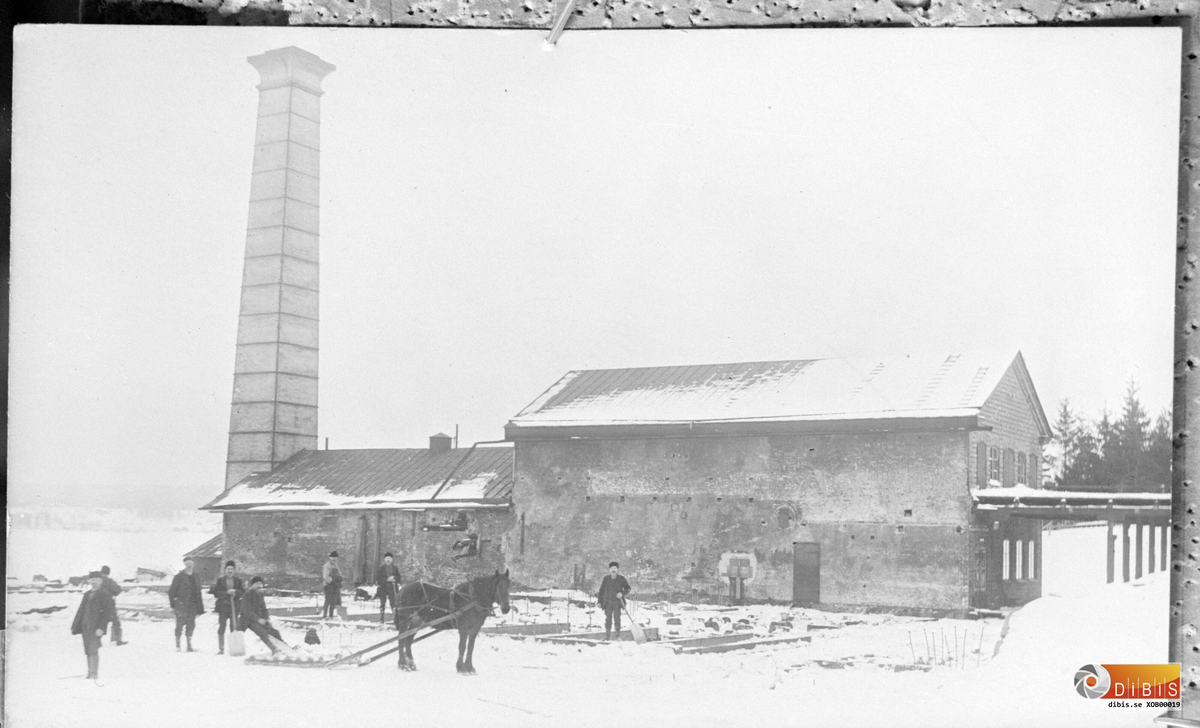 Den 6/2 1915 skriver OB; Den plats där den andra sågen nyss har rivits kvar är bara pannhuset som nu skall rivas.
