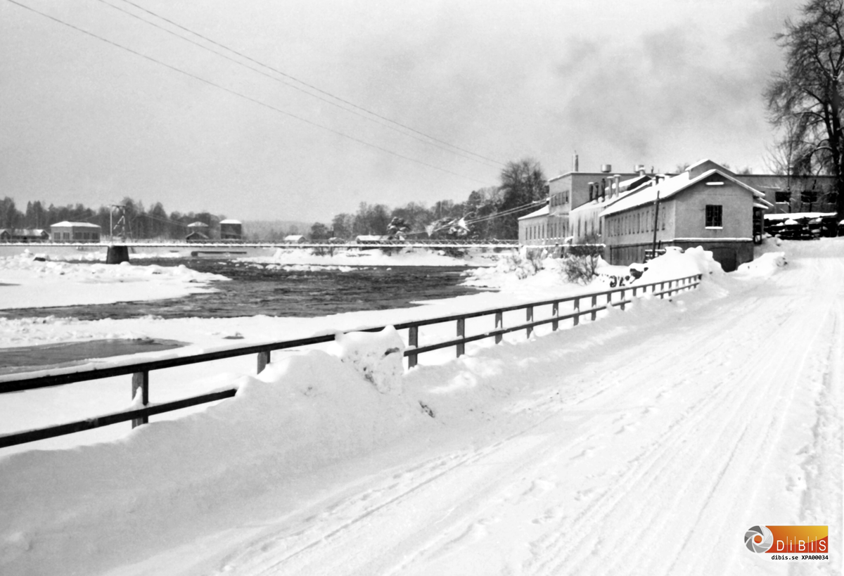 19-2 1969
Södra kraftstation, Hyttan, Hängbron och Kättingsmedjan Ljusne.