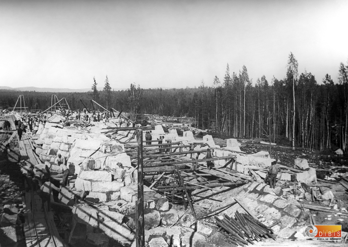 Kanalbygget i Alby, ett enormt byggnadsprojekt med dåtiden hjälpmedel, endast manuellt skötta stenkranar, samt slägga, spett och skyffel.