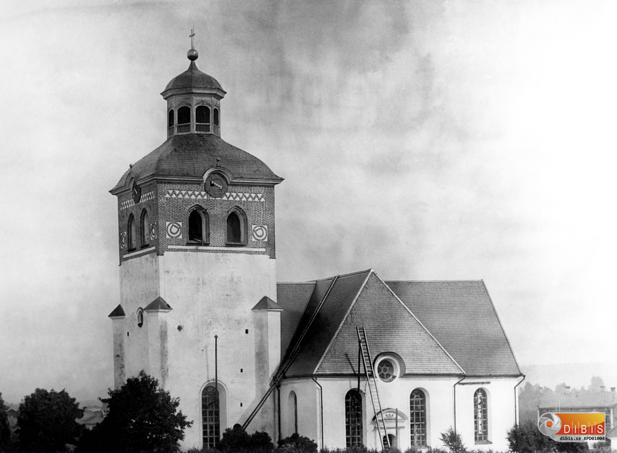 Bollnäs i slutet av 1800-talet. Kyrkan sedd från sydväst.