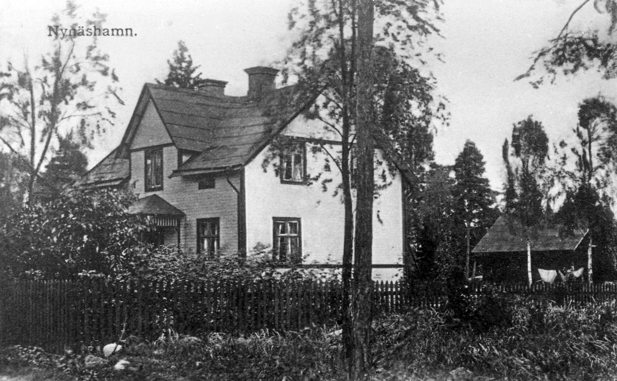 Skolgatan 40, kvarteret Drabanten. Huset kallades "Vilan" och "Skvalsätra".