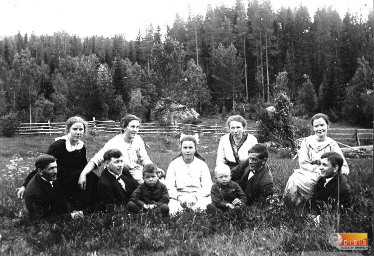 Perols-Jonas Persson, Mattes-MariaJonsson-Berglund, Jonas Wängborg, Karin Persson, Ester Hansson med sönerna, Sverska-Rut Olsson-Kopparmalms, Simon Persson, Maria Eriksson och Lars Norin.