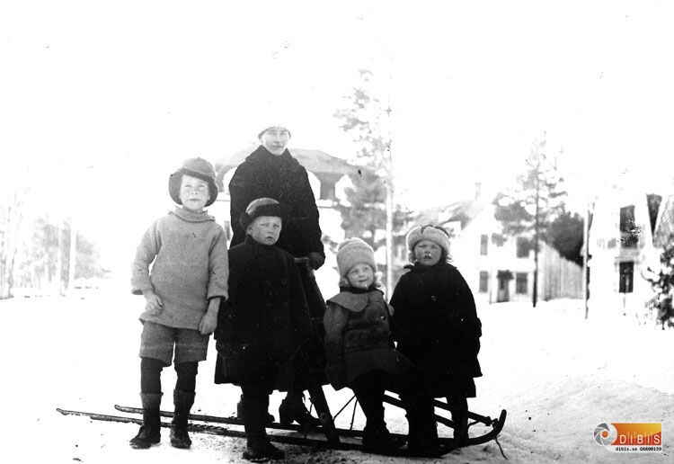 Okända personer.