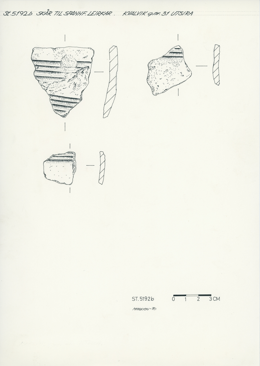 Skår av spannformet leirkar.

Tegner: Mardon Rasmussen, 1970