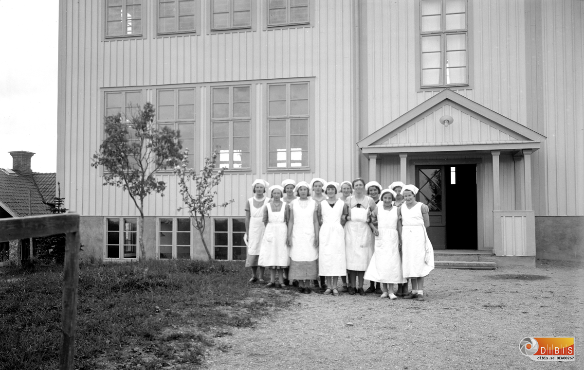 Kyrkbyns skola i Ovanåker.

Från vänster:
1. okänd