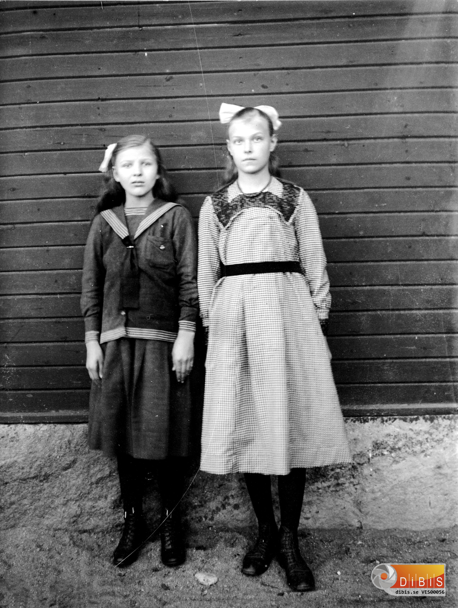 Skolflickor i Voxnabruk år 1919.